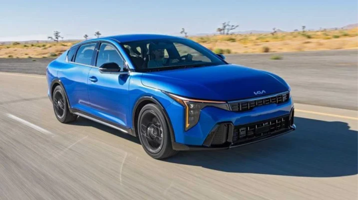 خودروی سال 2025 موتورترند