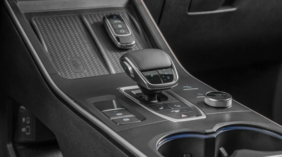فونیکس AWD