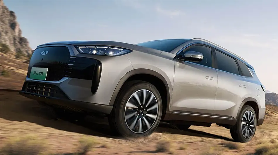 فونیکس F8